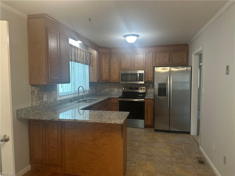 Photo 5 of 19 residential for sale in Hampton virginia