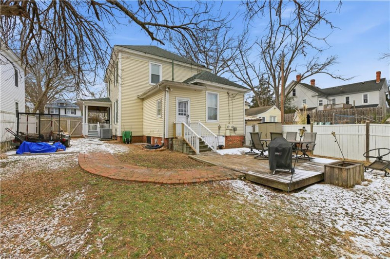 Photo 9 of 49 residential for sale in Franklin virginia