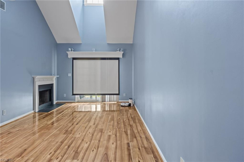Photo 6 of 34 residential for sale in Norfolk virginia