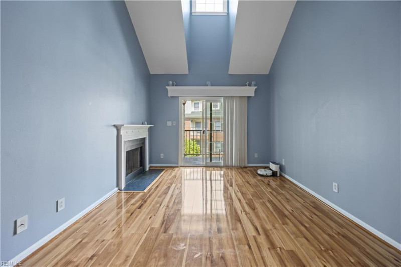 Photo 8 of 34 residential for sale in Norfolk virginia