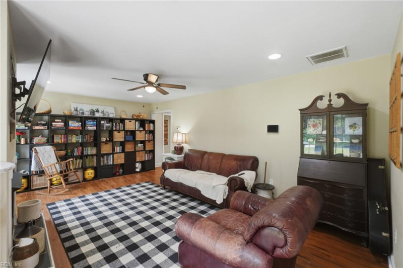Photo 12 of 41 residential for sale in Camden County virginia