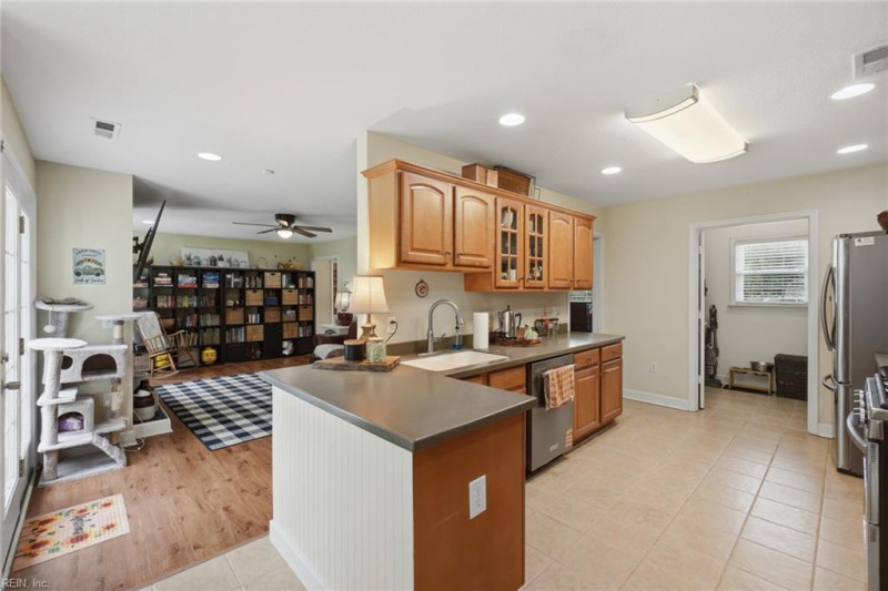 Photo 13 of 41 residential for sale in Camden County virginia