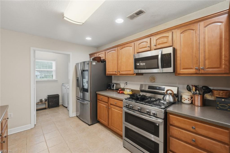 Photo 14 of 41 residential for sale in Camden County virginia