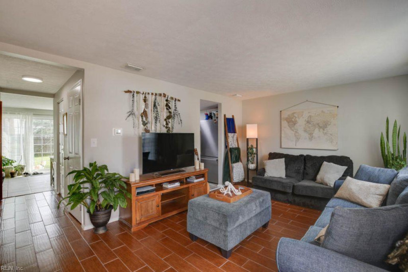 Photo 3 of 23 residential for sale in Virginia Beach virginia