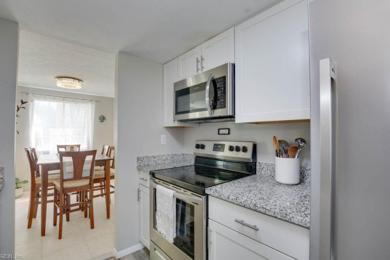 Photo 7 of 23 residential for sale in Virginia Beach virginia