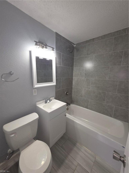 Photo 16 of 25 residential for sale in Portsmouth virginia