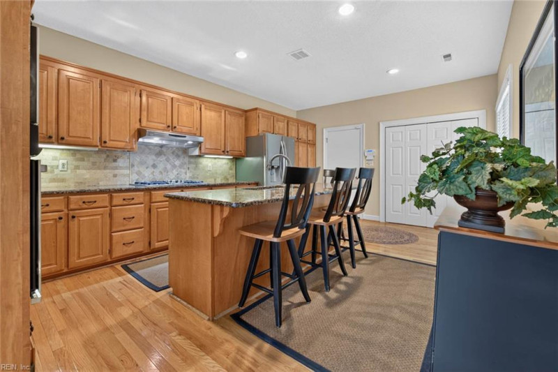 Photo 10 of 43 residential for sale in Virginia Beach virginia