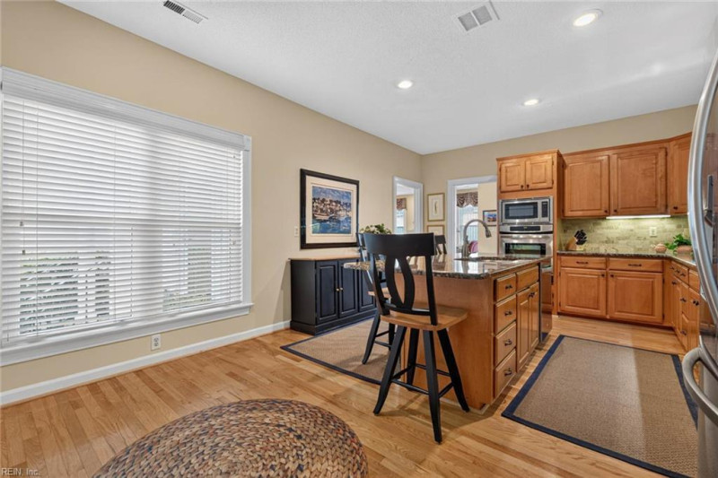 Photo 12 of 43 residential for sale in Virginia Beach virginia