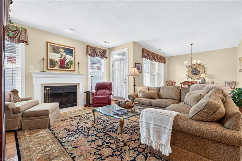 Photo 4 of 43 residential for sale in Virginia Beach virginia