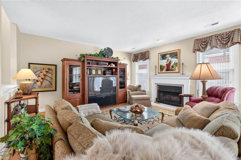 Photo 8 of 43 residential for sale in Virginia Beach virginia