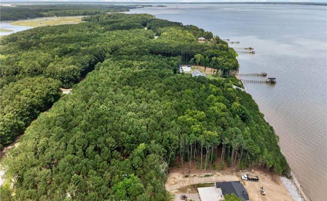 1129 Lawnes Neck Drive, Isle of Wight County, VA 23430