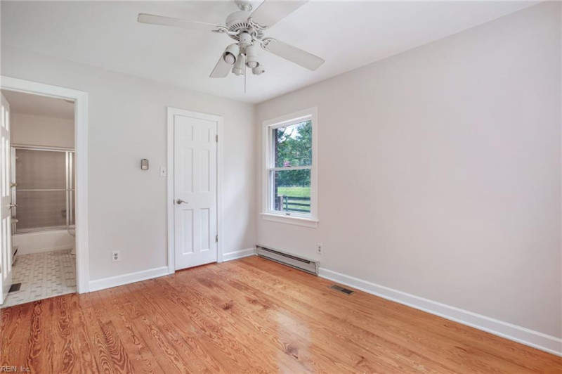 Photo 18 of 41 rental for rent in Gloucester County virginia