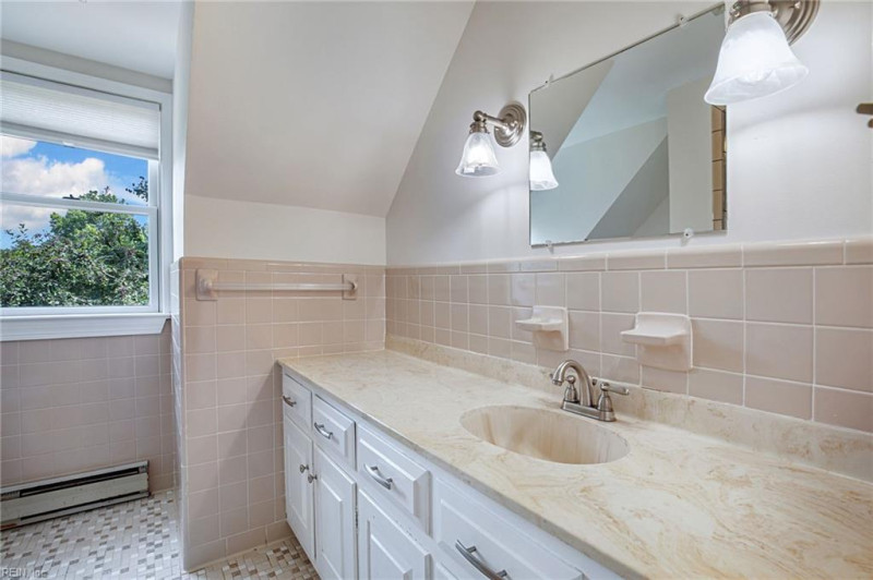 Photo 23 of 41 rental for rent in Gloucester County virginia