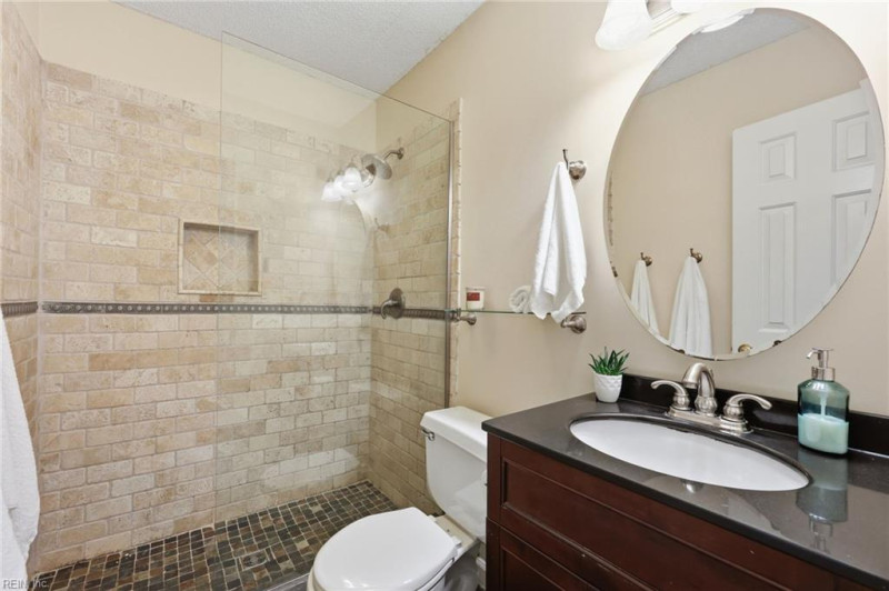 Photo 20 of 41 residential for sale in Norfolk virginia