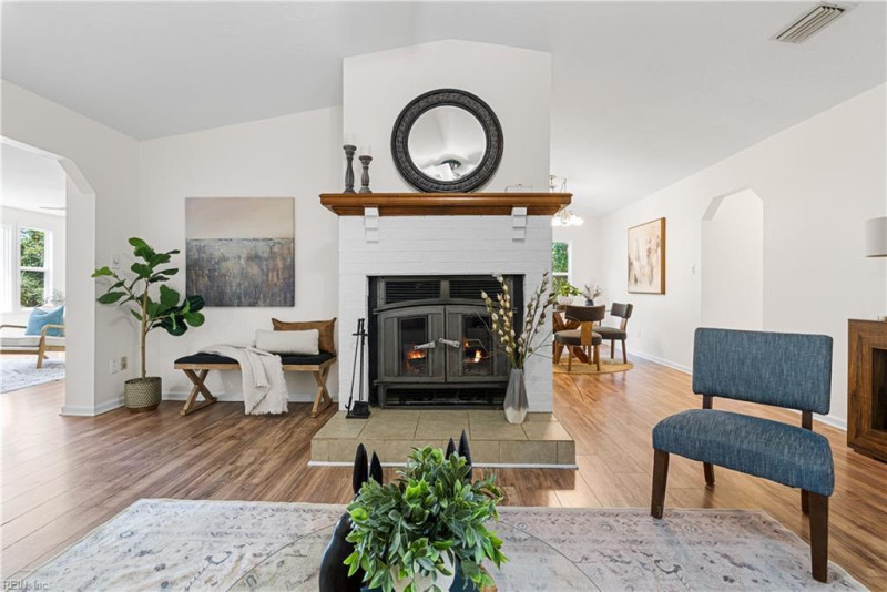 Photo 11 of 41 residential for sale in Virginia Beach virginia