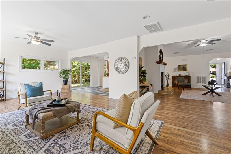 Photo 14 of 41 residential for sale in Virginia Beach virginia
