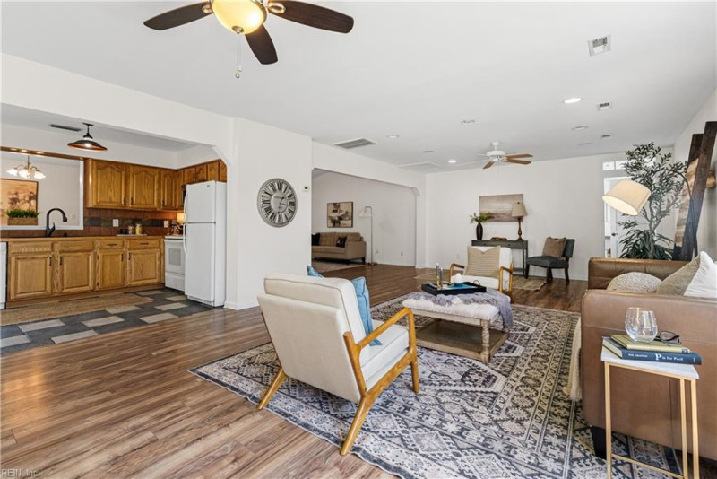 Photo 15 of 41 residential for sale in Virginia Beach virginia