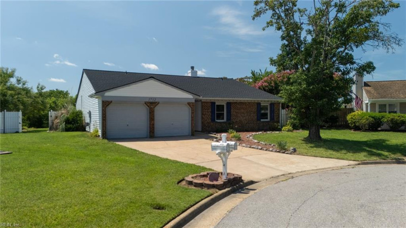 Photo 2 of 41 residential for sale in Virginia Beach virginia