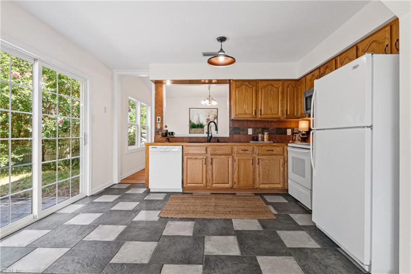 Photo 20 of 41 residential for sale in Virginia Beach virginia