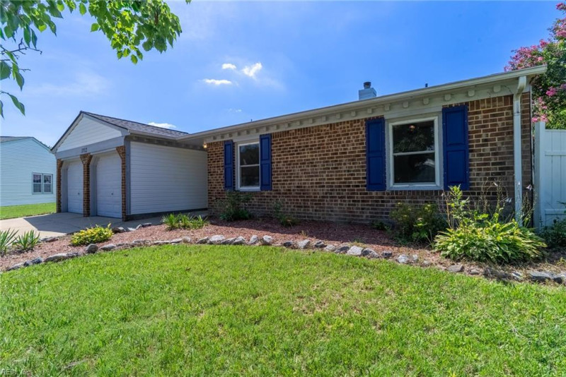 Photo 4 of 41 residential for sale in Virginia Beach virginia