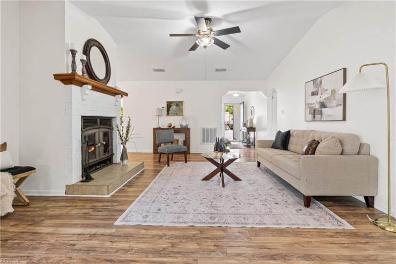 Photo 8 of 41 residential for sale in Virginia Beach virginia