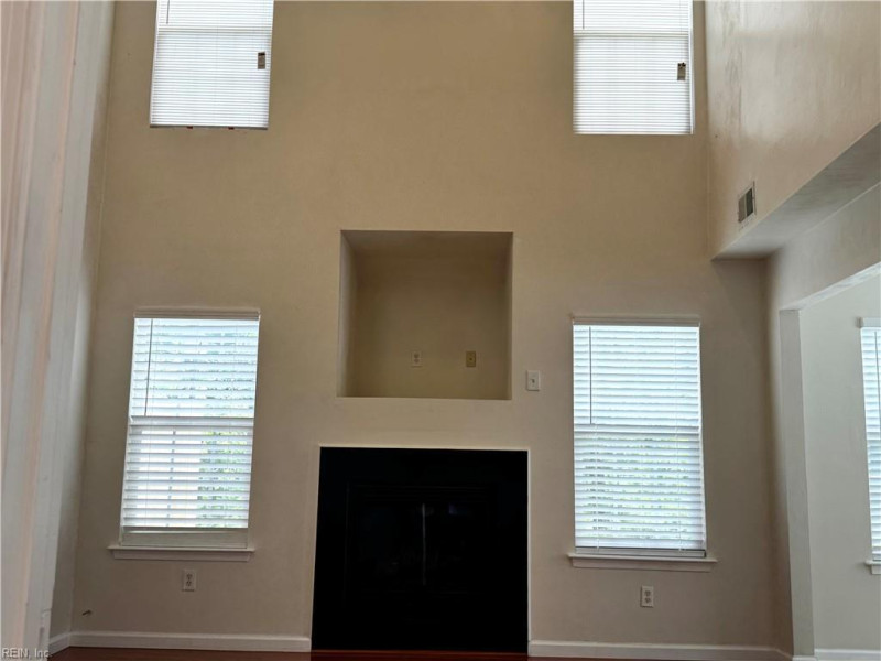 Photo 10 of 48 residential for sale in Virginia Beach virginia