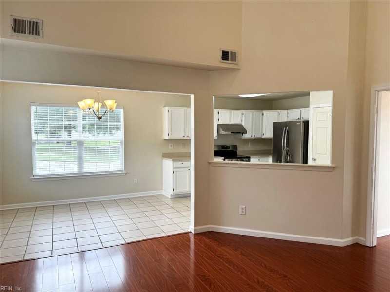 Photo 11 of 48 residential for sale in Virginia Beach virginia
