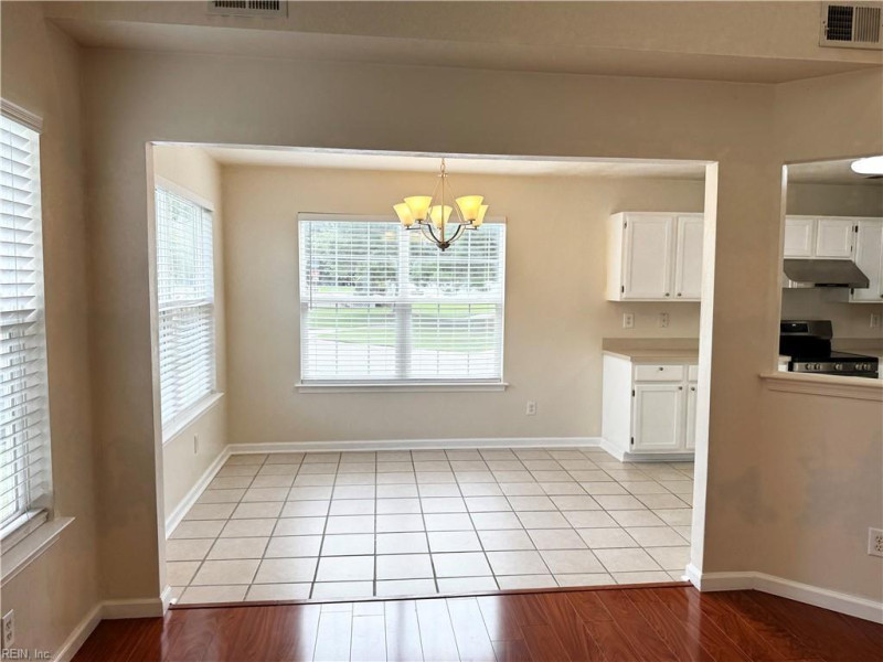 Photo 13 of 48 residential for sale in Virginia Beach virginia