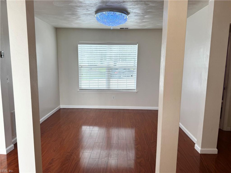 Photo 4 of 48 residential for sale in Virginia Beach virginia