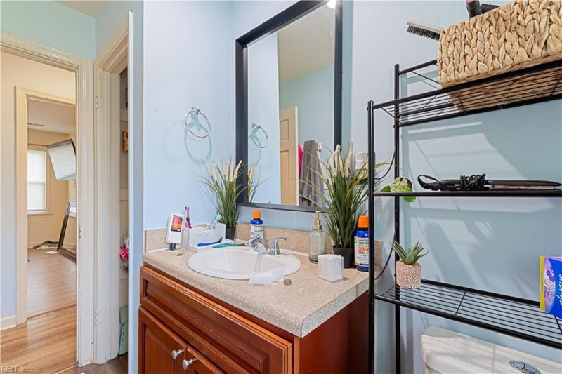 Photo 17 of 42 residential for sale in Chesapeake virginia