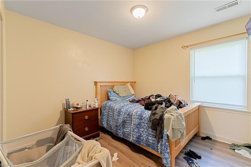 Photo 19 of 42 residential for sale in Chesapeake virginia