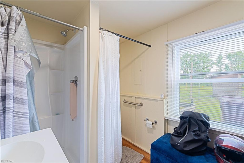 Photo 25 of 42 residential for sale in Chesapeake virginia