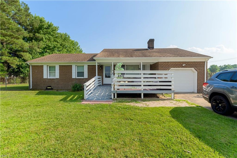 Photo 3 of 42 residential for sale in Chesapeake virginia