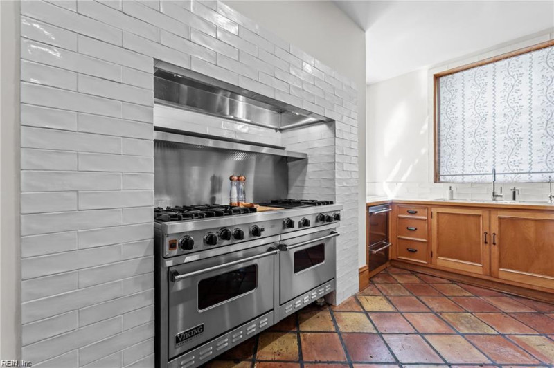 Photo 17 of 50 residential for sale in Norfolk virginia