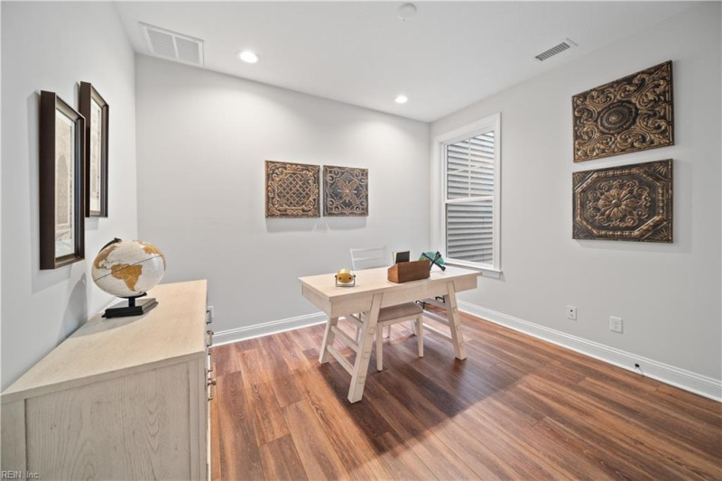 Photo 16 of 38 residential for sale in Chesapeake virginia