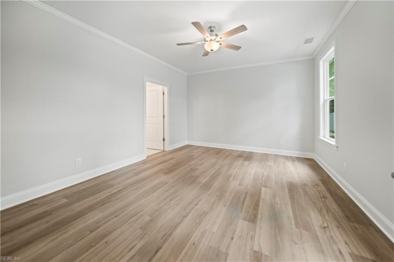 Photo 20 of 38 residential for sale in Chesapeake virginia