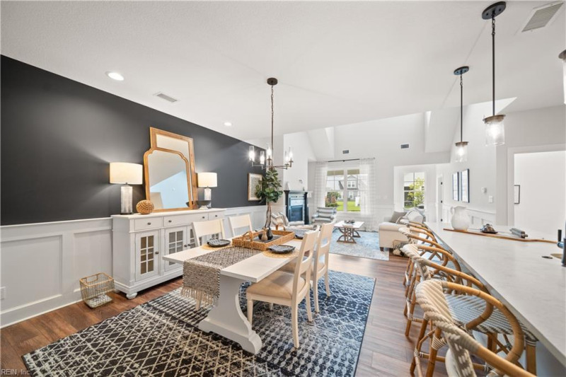 Photo 4 of 38 residential for sale in Chesapeake virginia