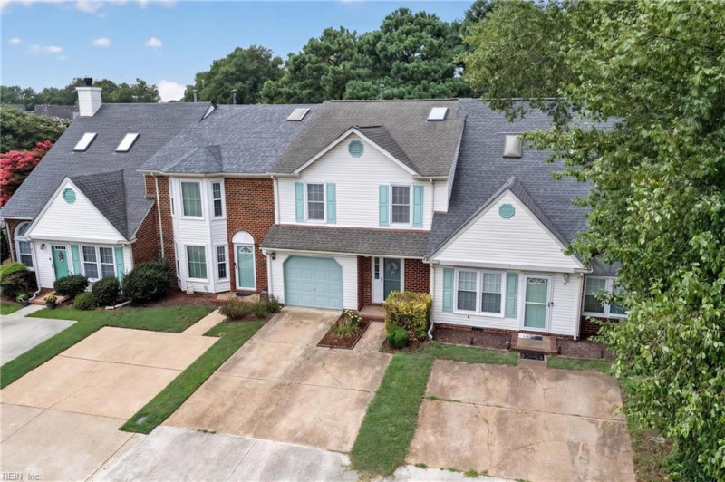 Photo 1 of 46 residential for sale in Portsmouth virginia