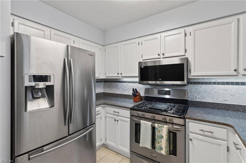 Photo 13 of 46 residential for sale in Portsmouth virginia