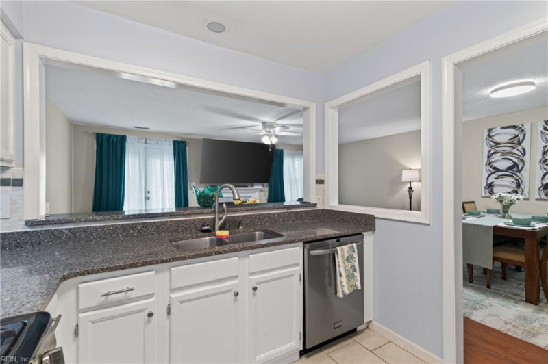 Photo 14 of 46 residential for sale in Portsmouth virginia