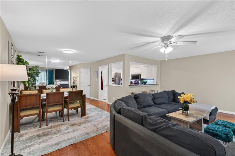 Photo 17 of 46 residential for sale in Portsmouth virginia