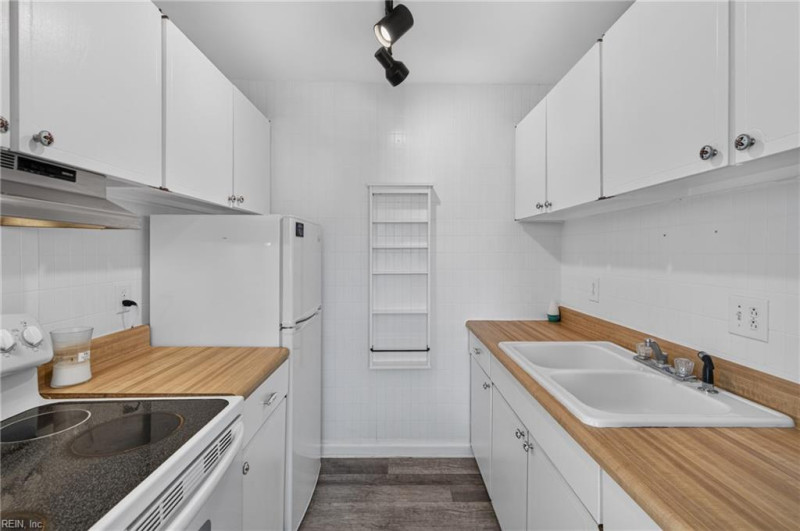 Photo 11 of 25 residential for sale in Norfolk virginia
