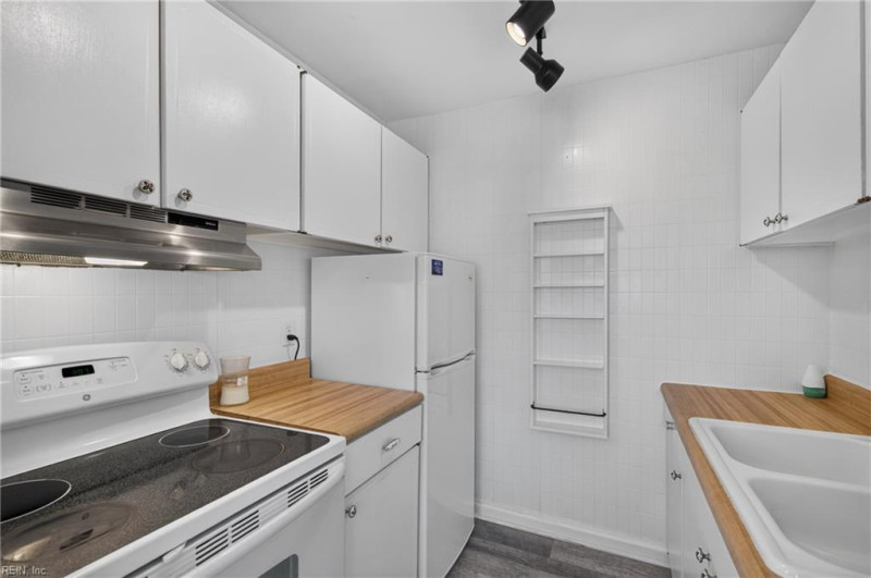 Photo 12 of 25 residential for sale in Norfolk virginia