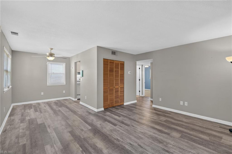 Photo 4 of 25 residential for sale in Norfolk virginia