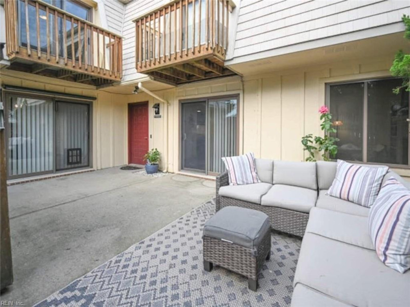 Photo 3 of 26 residential for sale in Virginia Beach virginia