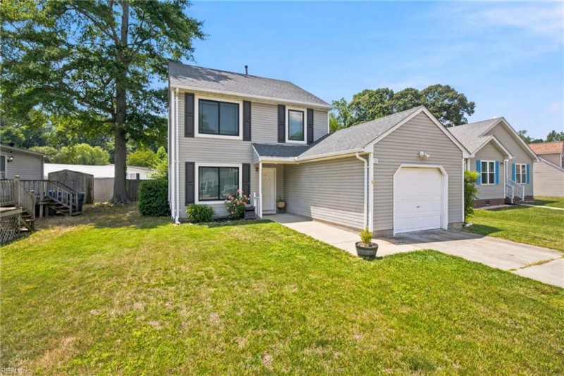 Photo 3 of 37 residential for sale in Suffolk virginia