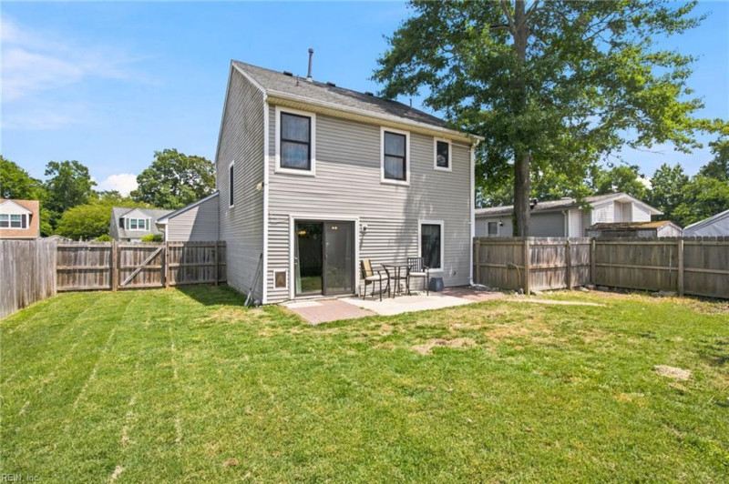 Photo 8 of 37 residential for sale in Suffolk virginia