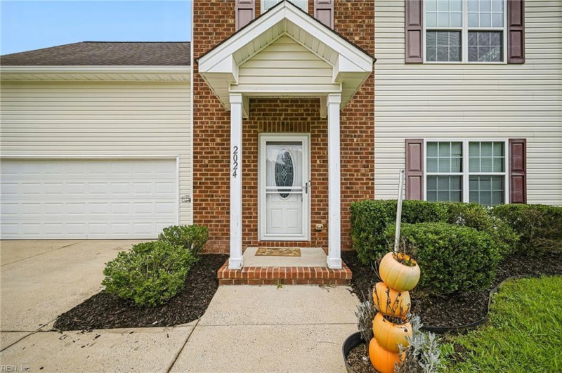 Photo 4 of 39 residential for sale in Suffolk virginia Photo 4 of 39 residential for sale in Suffolk virginia