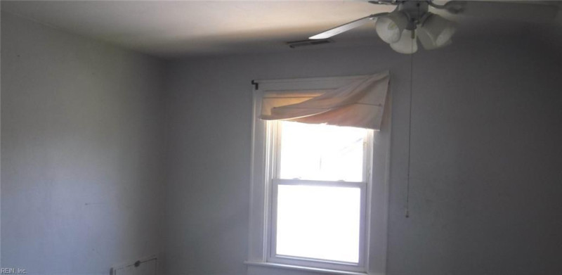 Photo 11 of 13 residential for sale in Norfolk virginia