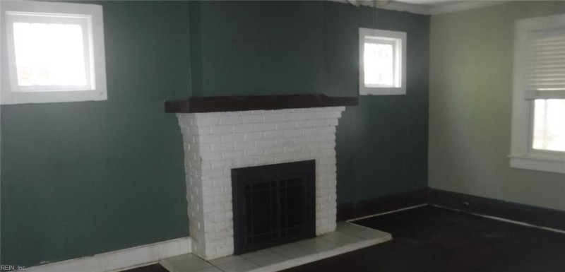 Photo 4 of 13 residential for sale in Norfolk virginia